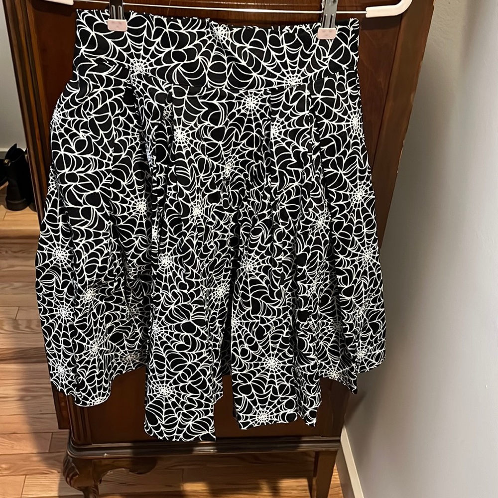 Laura Byrnes spiderweb skirt sz M